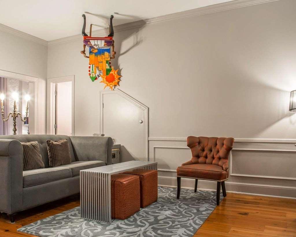 Bluegreen Vacations Club La Pension New Orleans Room photo